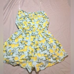 Brand= H&M.    Size= Sm